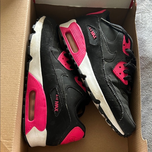 Nike Sneakers Black and Pink - Picture 4 of 4